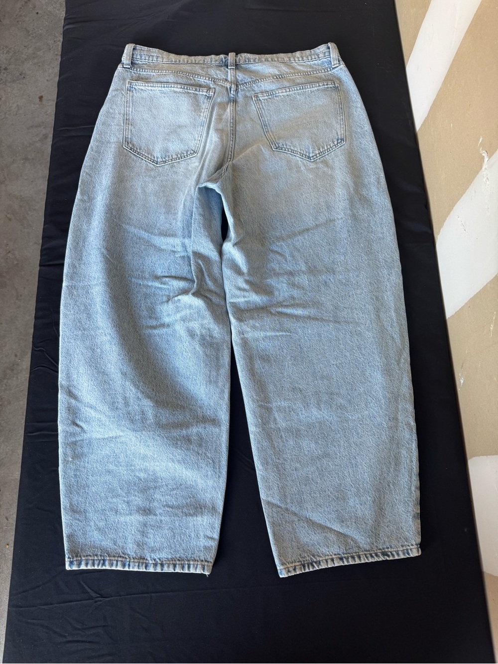 NWOT Universal Thread Women’s Size 14 Long High Rise Easy Barrel - Picture 2 of 3